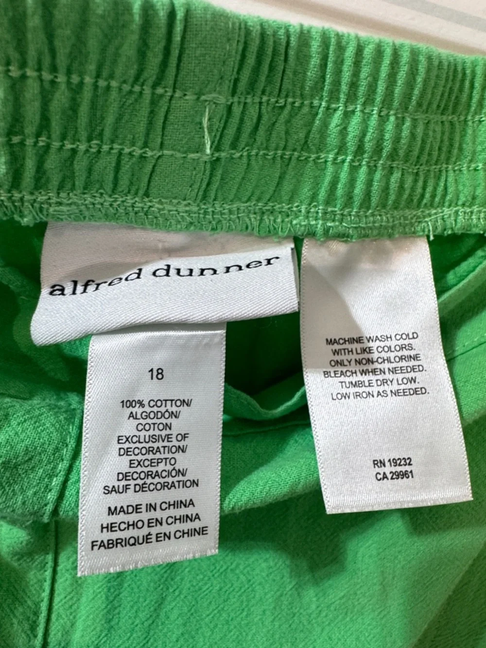Cropped Eyelet Hem Twill Regular Fit Capris in Lime Size 18